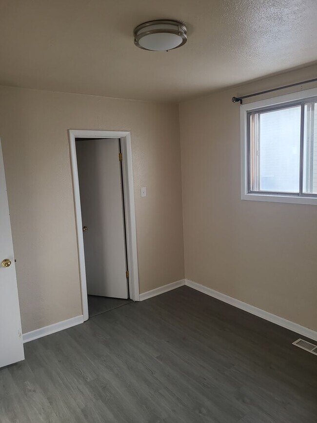 Building Photo - Available Now! Call the office to schedule...