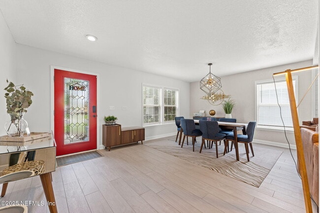 Building Photo - 75309 Ravenwood Dr