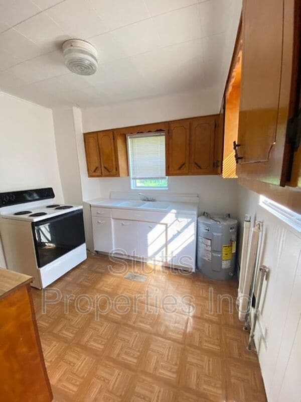 Building Photo - 116 Plum St