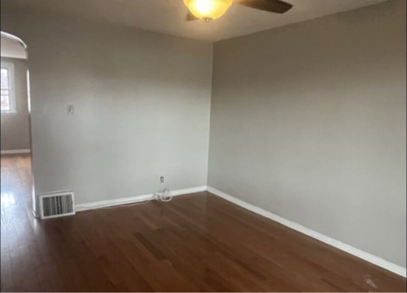 Building Photo - 4337 H St