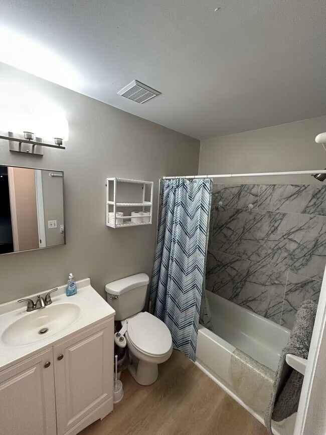 Building Photo - 6538 W Baker Cir