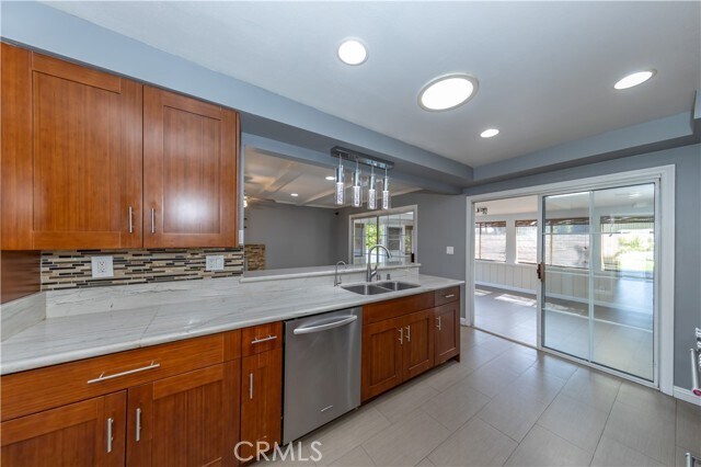 Building Photo - 4661 Woodhaven Dr