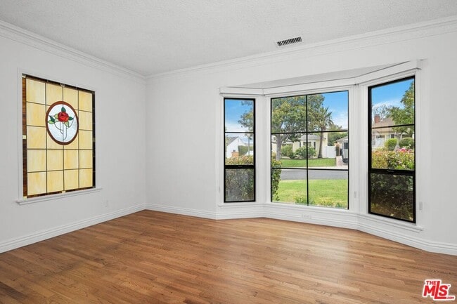 Building Photo - 6111 W 75th St