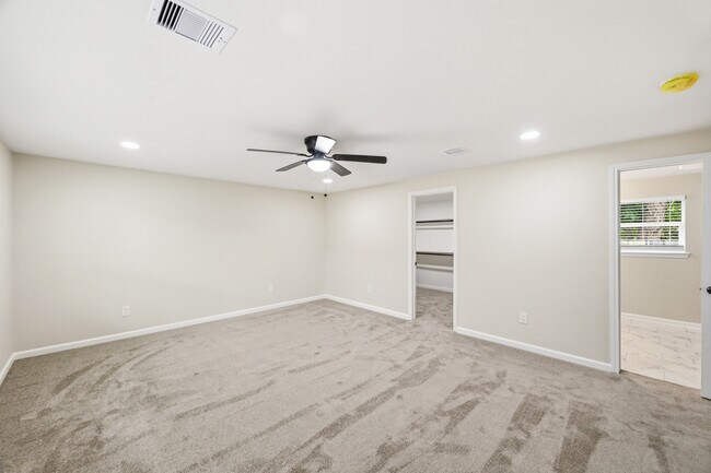 Building Photo - 7946 Fowlie St
