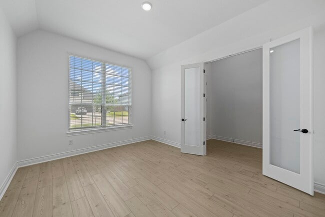 Building Photo - 25330 Balvaird Dr
