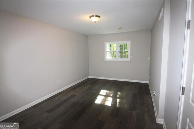 Building Photo - 2257 Turtle Club Dr NE