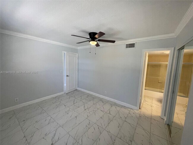 Building Photo - 1401 NE 53rd St