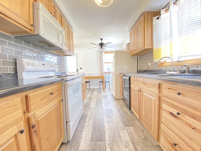 Building Photo - 1877 22nd St NW