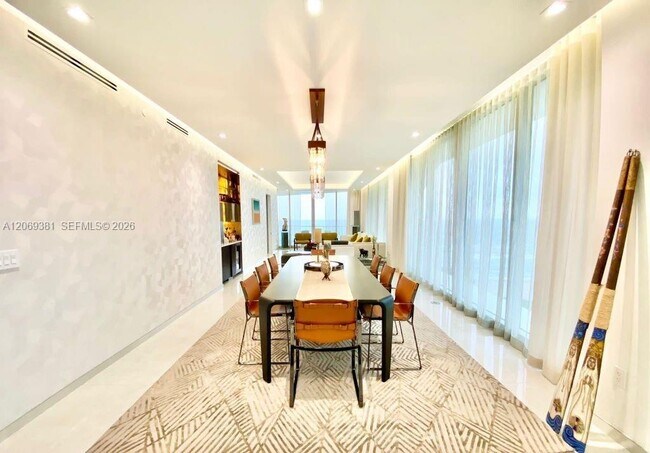 Building Photo - 16901 Collins Ave