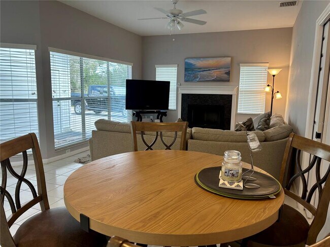 Building Photo - 1950 Bern Creek Loop