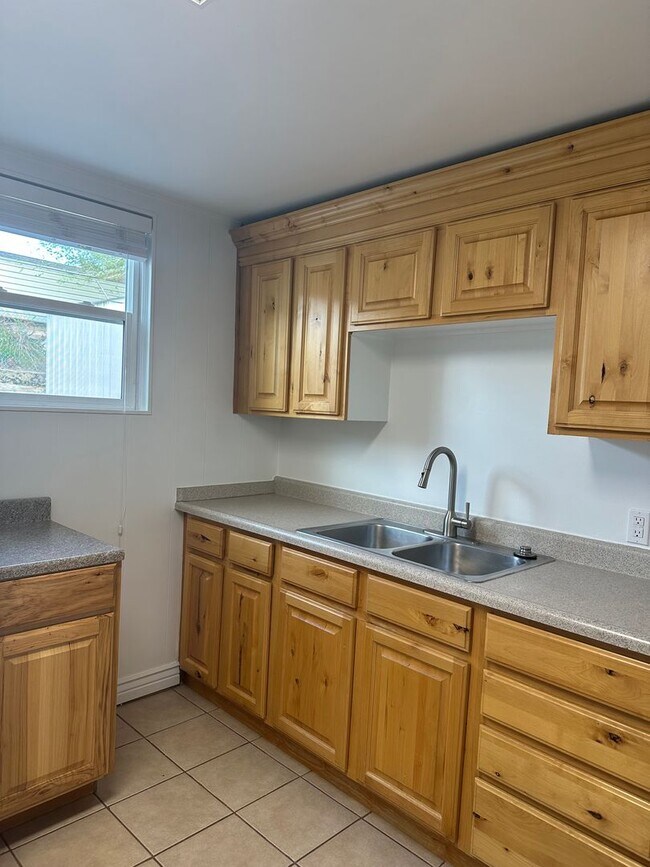 Building Photo - Healy Duplex