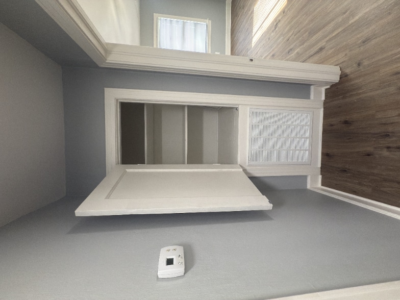 Building Photo - 1000 S 12th St