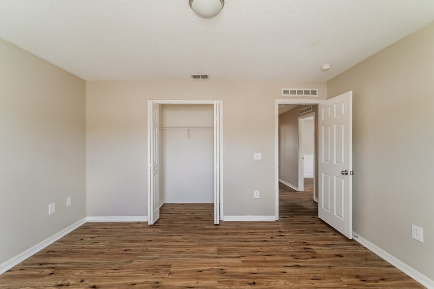 Building Photo - 11312 Ivy Flower Loop