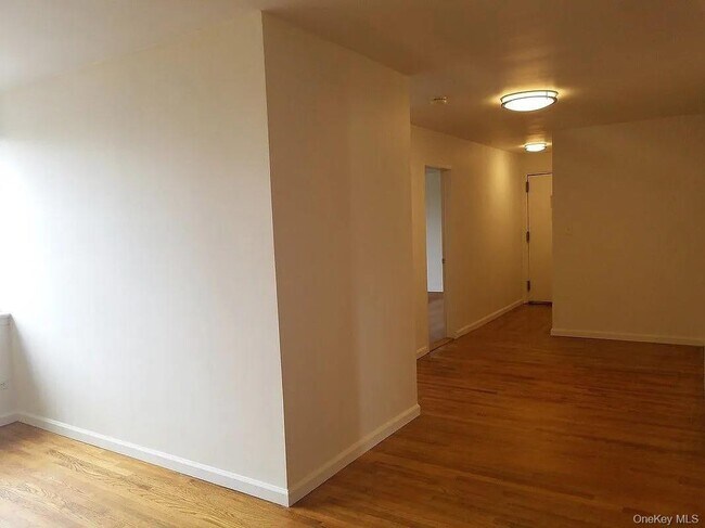 Building Photo - 2640 Marion Ave