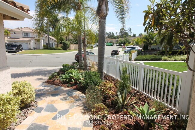 Building Photo - 801 Mosaic Cir