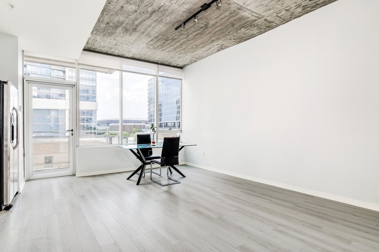 Building Photo - 1345 S Wabash Ave