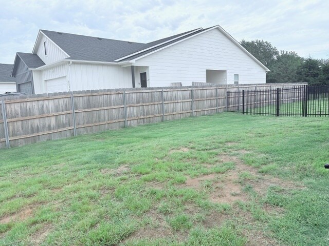 Building Photo - 5290 Pinecrest Ct N