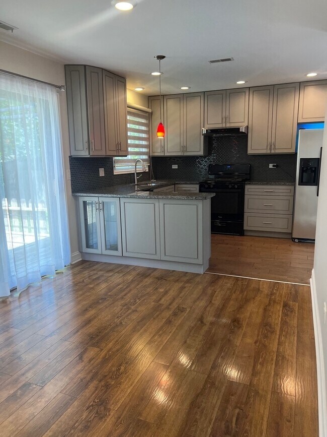 Building Photo - 1467 Chippewa Trail