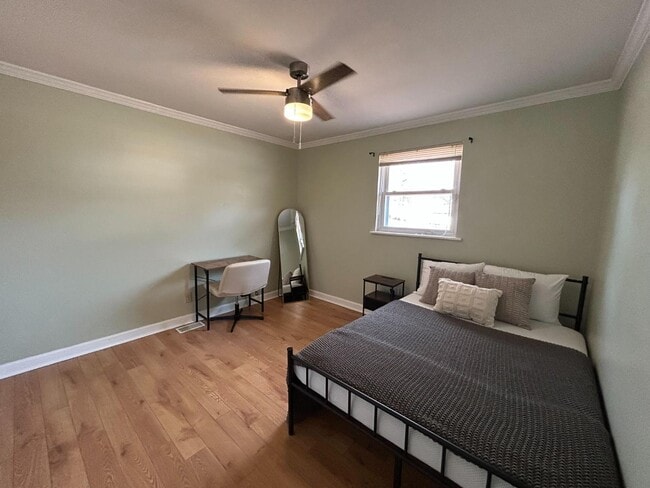 Building Photo - 900 Newcombe Rd