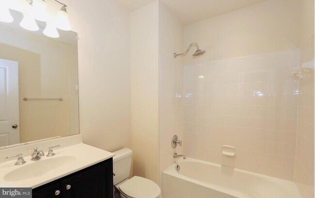Building Photo - 6758 Darrells Grant Pl
