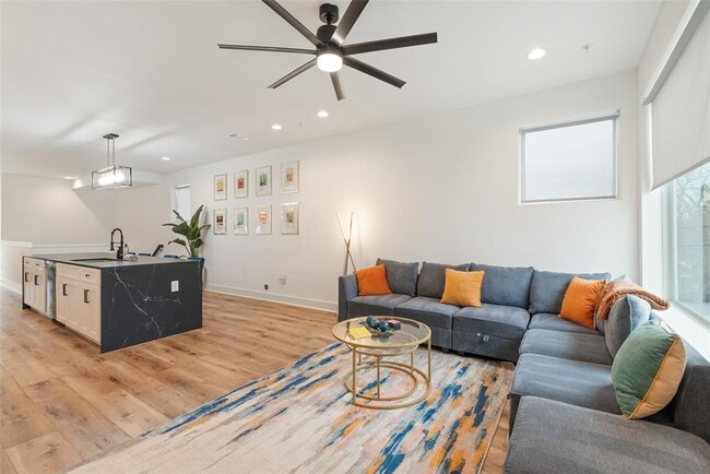 Building Photo - 1417 Kramer Ln