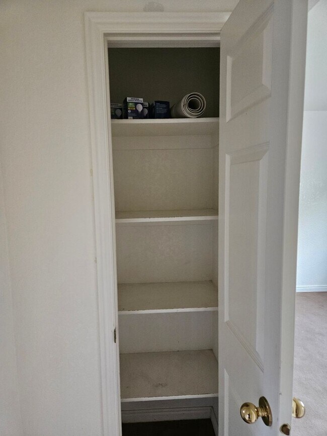 Building Photo - North Orem 2 bedroom/1 bath apartment - Pr...
