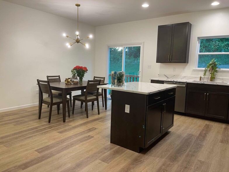Quartz Counters | Soft Close Drawers - 3381 Arbor Gardens Ct