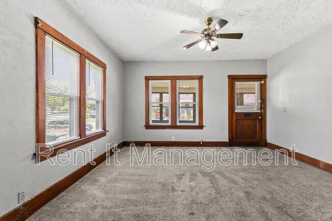 Building Photo - 2820 N 19th Ave