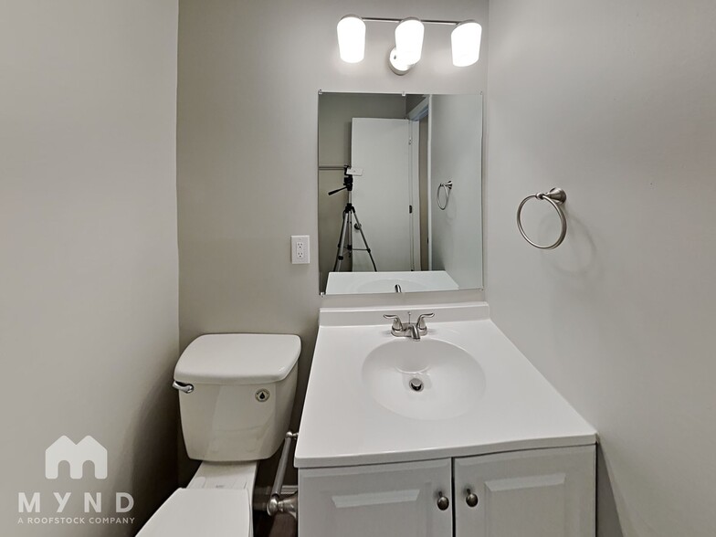 Building Photo - 2436 Judith Ave