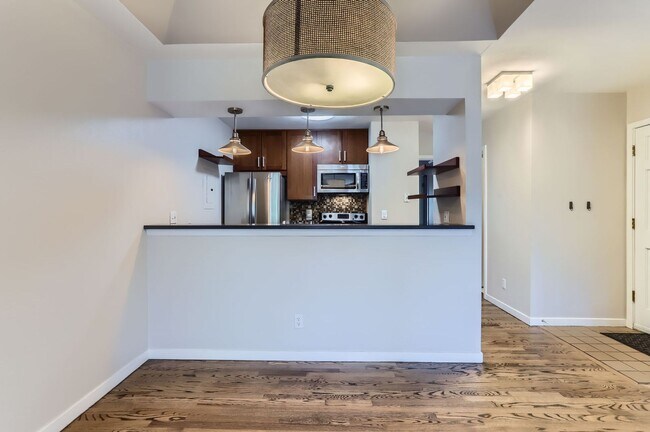 Building Photo - AMAZING LOCATION 2 Bed 2 Bath Condo In The Heart of Downtown Boulder