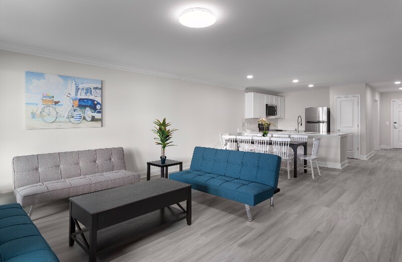 Building Photo - 700 N Ocean Blvd