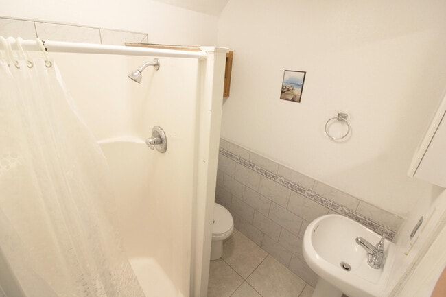 Building Photo - 803 Upson Dr