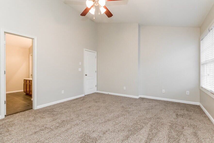 Building Photo - 6522 Grand Hickory Dr