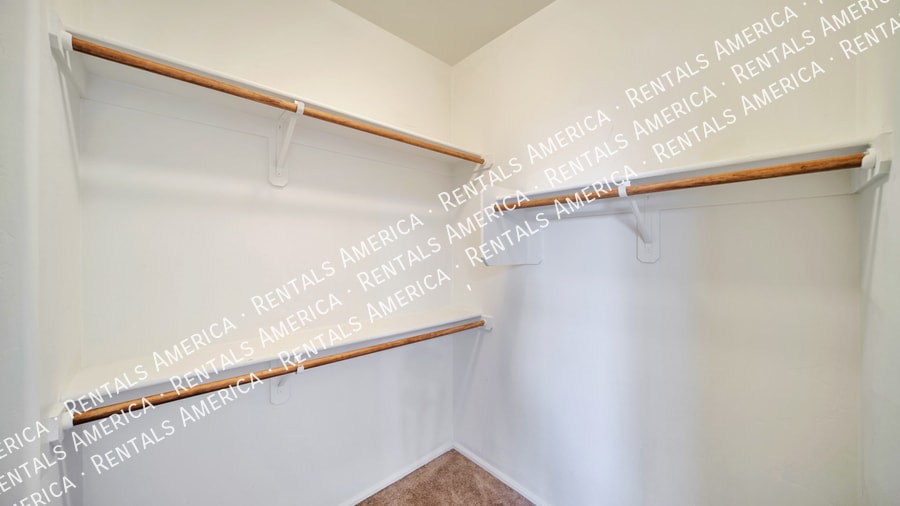 Building Photo - 6678 W Fishermans Dr