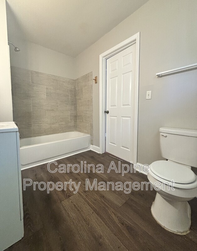 Building Photo - 1009 W Mauney Ave