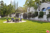 Building Photo - 5192 Parkway Calabasas