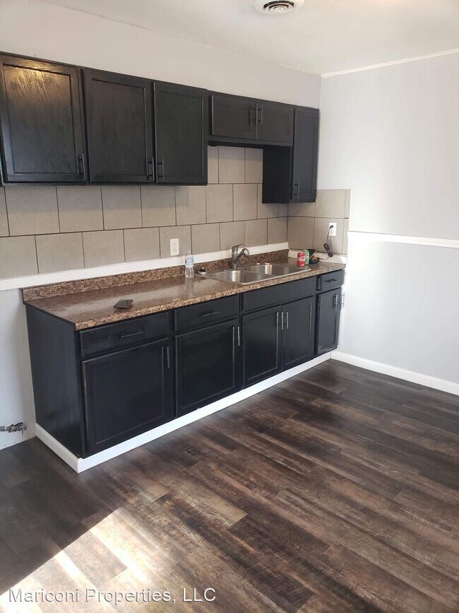 Building Photo - 3 br, 1 bath House - 9 Saint Lambert