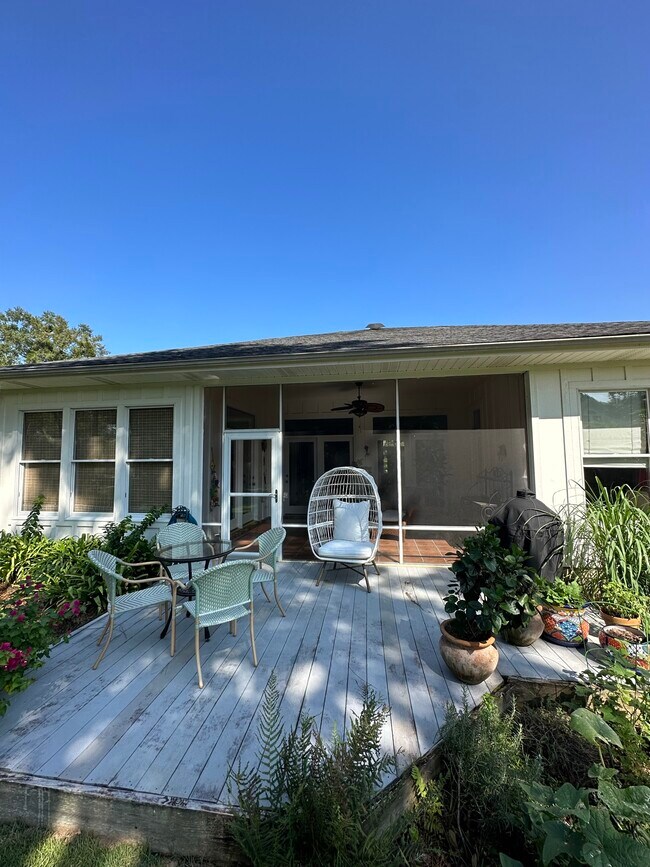Building Photo - 103 Oak Bend Ct