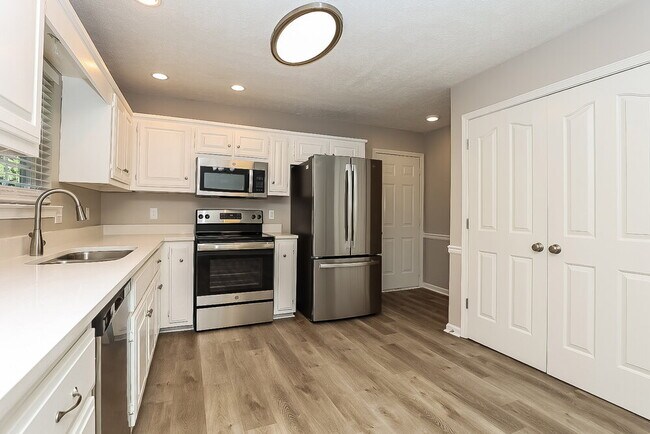 Building Photo - 1530 River Rock Blvd