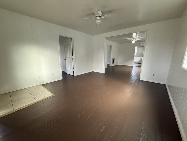 Building Photo - 328 SE Lane Ave