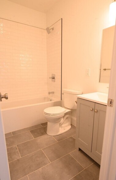 Building Photo - 8 Brookside Ave