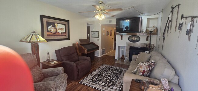 Building Photo - 455 S Delaware Dr