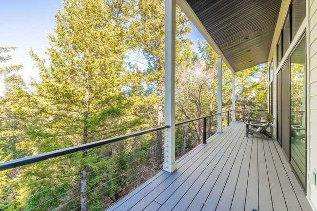 Building Photo - 255 Matterhorn Dr