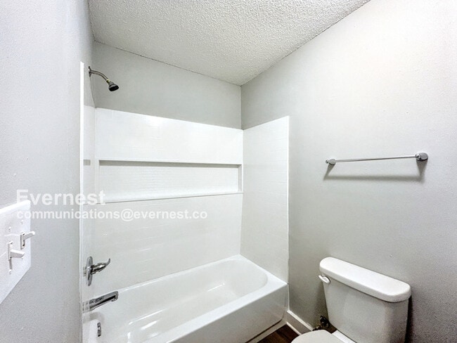 Building Photo - 3727 Kerwin Dr