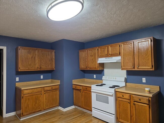 Building Photo - 103 Stanford Cir