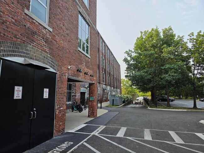 Building Photo - 448 W Nationwide Blvd