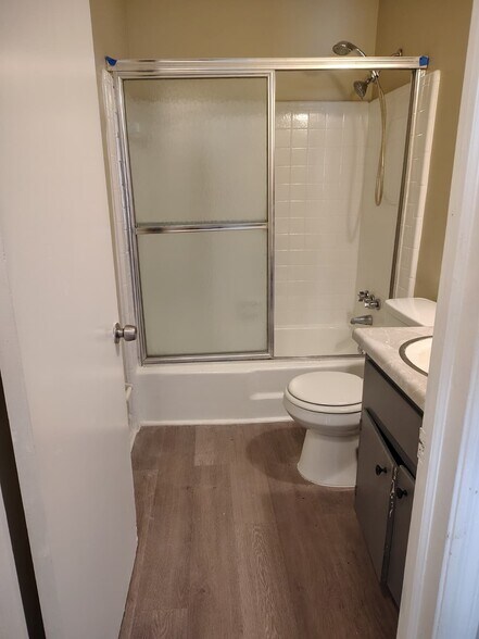 Building Photo - 2872 Leisure Springs Cir