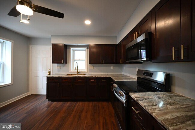 Building Photo - 74 N 18th St