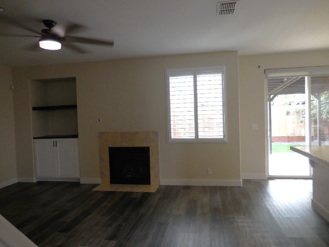 Building Photo - 1734 Lee Dr