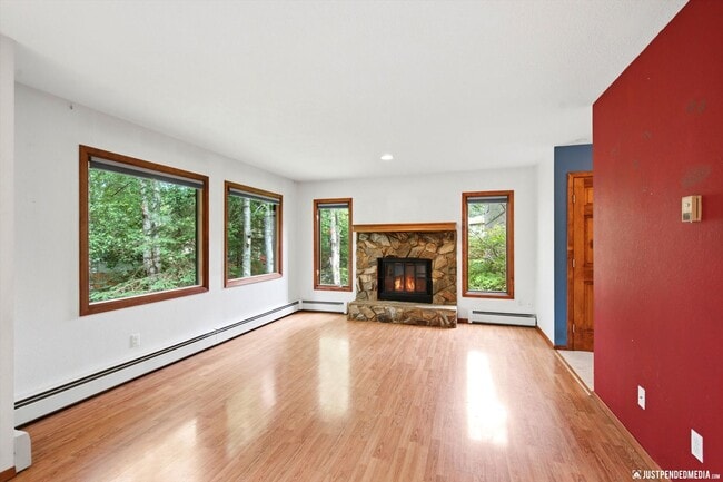 Building Photo - 18625 S Lowrie Loop